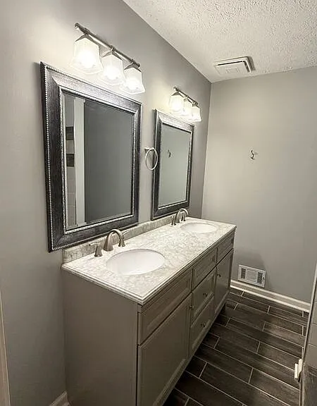 900 Clearbrook Crse SW — Photo 17