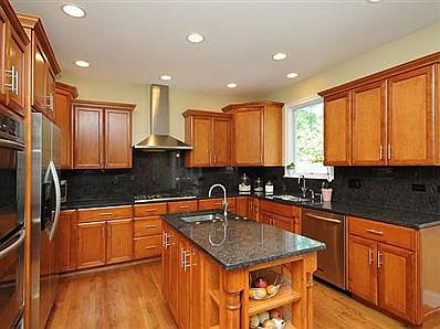 5th image of 409 W Dorchester Ave