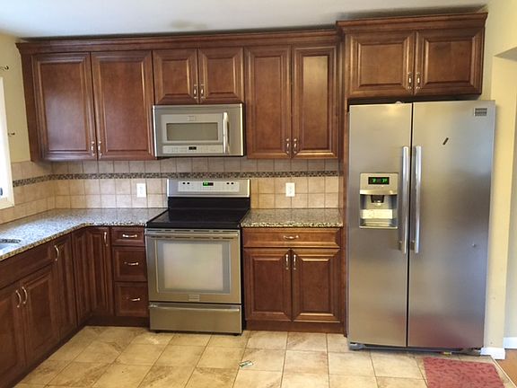 Kitchen with Granite