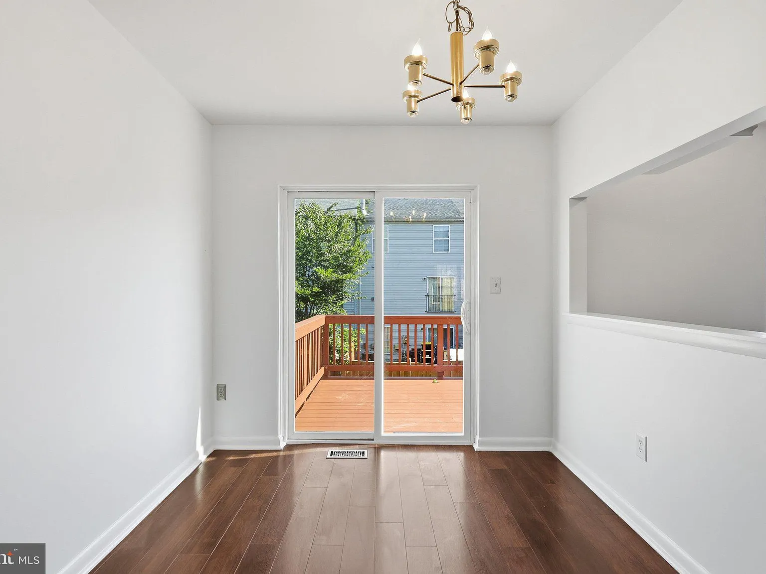 4 bed, 2.5 bath, 1280 sqft, $2,900 — Photo 4