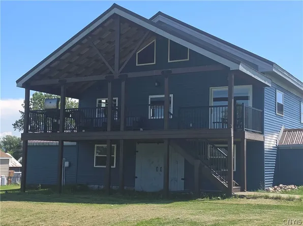 7318 Pine Woods Rd, Three Mile Bay, NY 13693