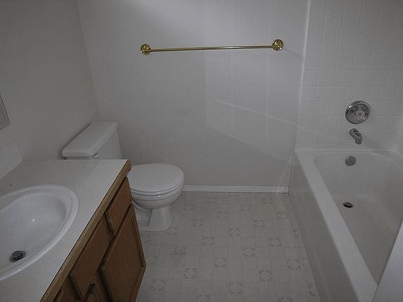 4th image of 415A W Orchard Ave