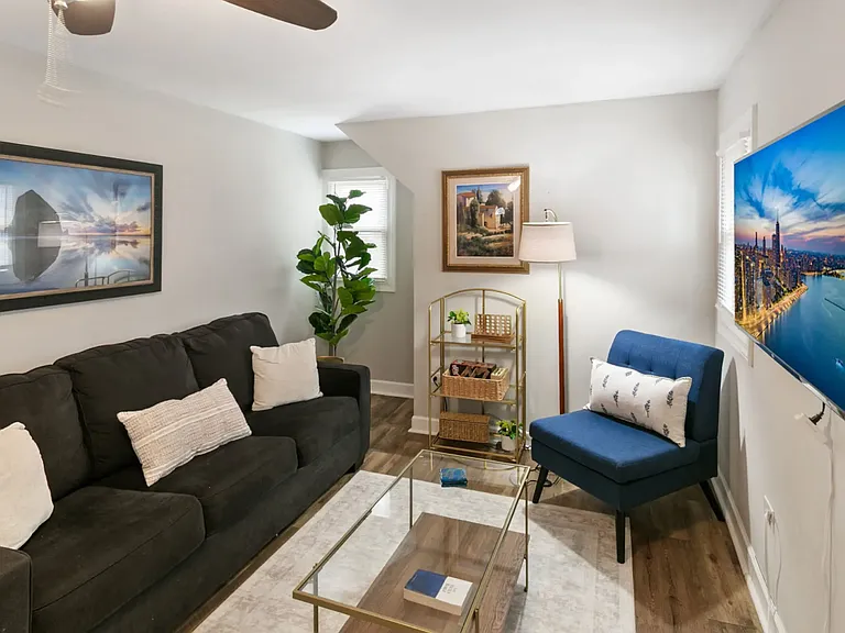 305 W Park Ave #2 — Photo 3