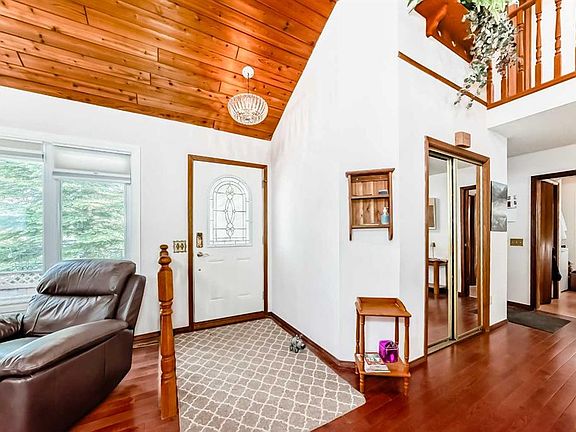 4th image of 88 SW Castlefall Way NE