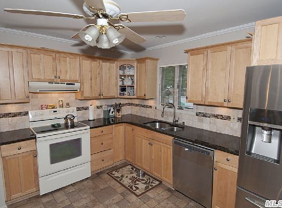 2nd image of 27 Greis Ave