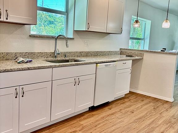 2nd image of 918 Wager Ave