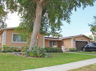 10920 NW 18th Pl, Pembroke Pines, FL 33026