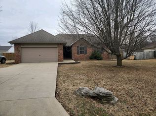 105 Hughes Rd, Willard, MO 65781