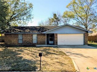 705 3rd St, Cuero, TX 77954