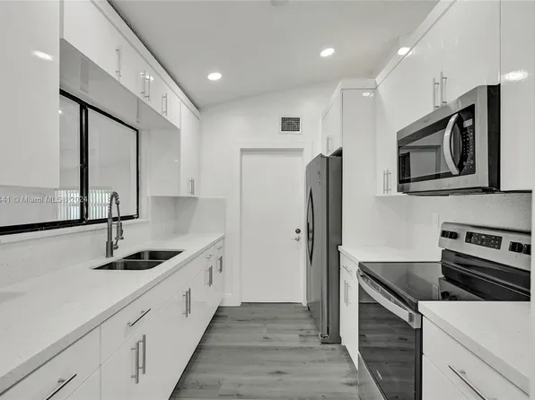 20120 NW 34th Ave, Miami Gardens, FL 33056