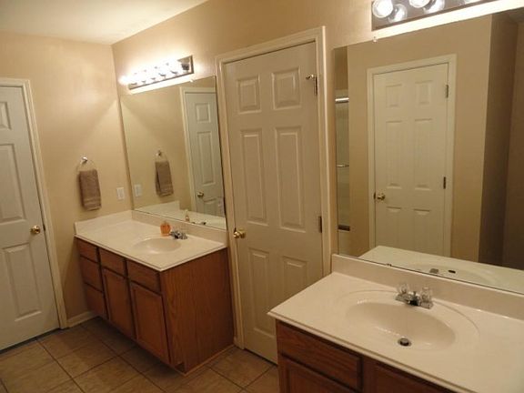 3rd image of 108 Harvest Ln