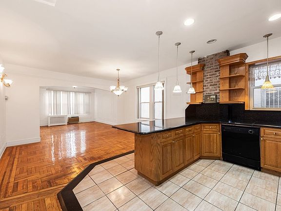 5th image of 1123 30th Dr APT 1