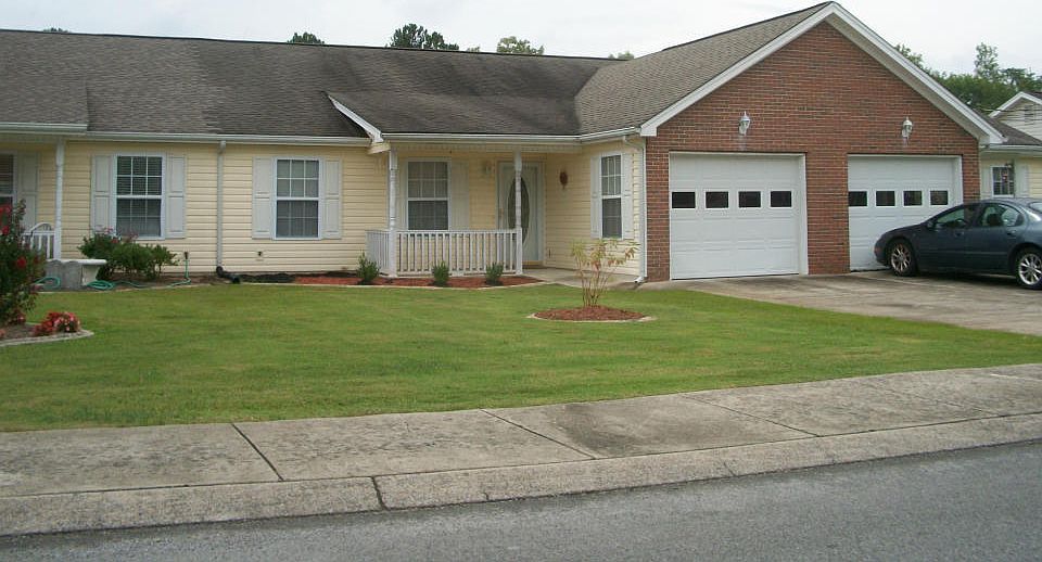 1st image of 220 Flagstone Dr