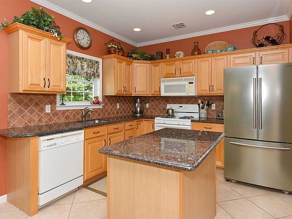 3rd image of 36 Paige Ln
