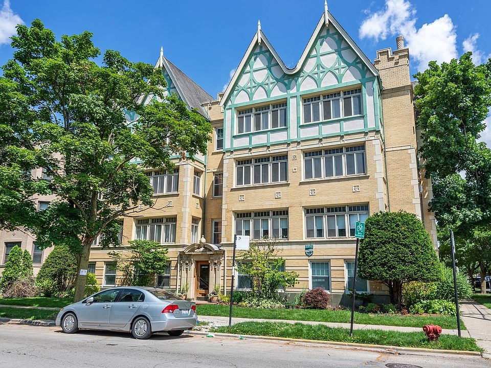 1st image of 2200 W Granville Ave APT 3C