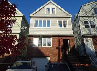 41 E 36th St #1, Bayonne, NJ 07002