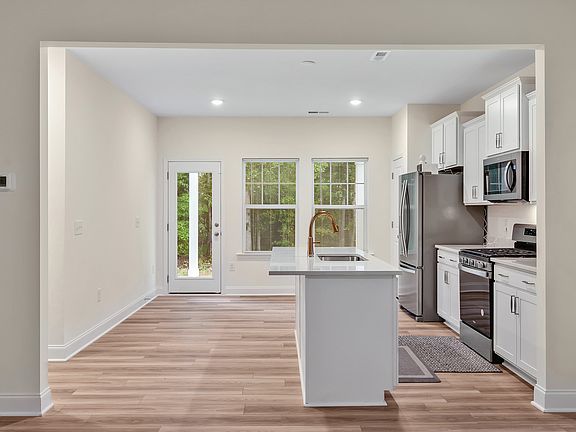 5th image of 1009 Caswell Way Ct