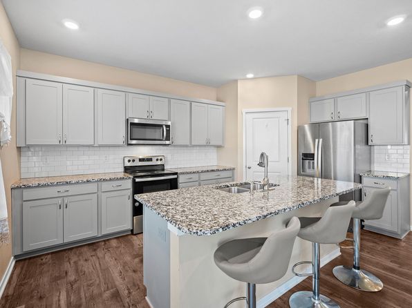 5506 145th St, Urbandale, IA 50323