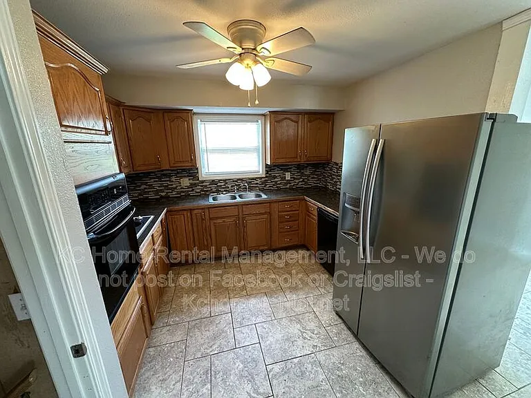 5029 NE 56th Pl — Photo 3