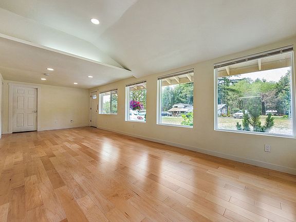 4th image of 16911 Ash Way