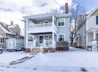 1215 Gladys Ave, Lakewood, OH 44107