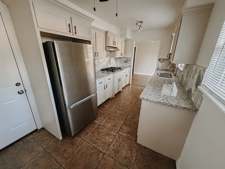 6336 N Hammond Ave — Photo 10