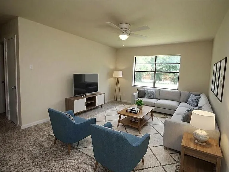 902 Lindo Dr — Photo 2