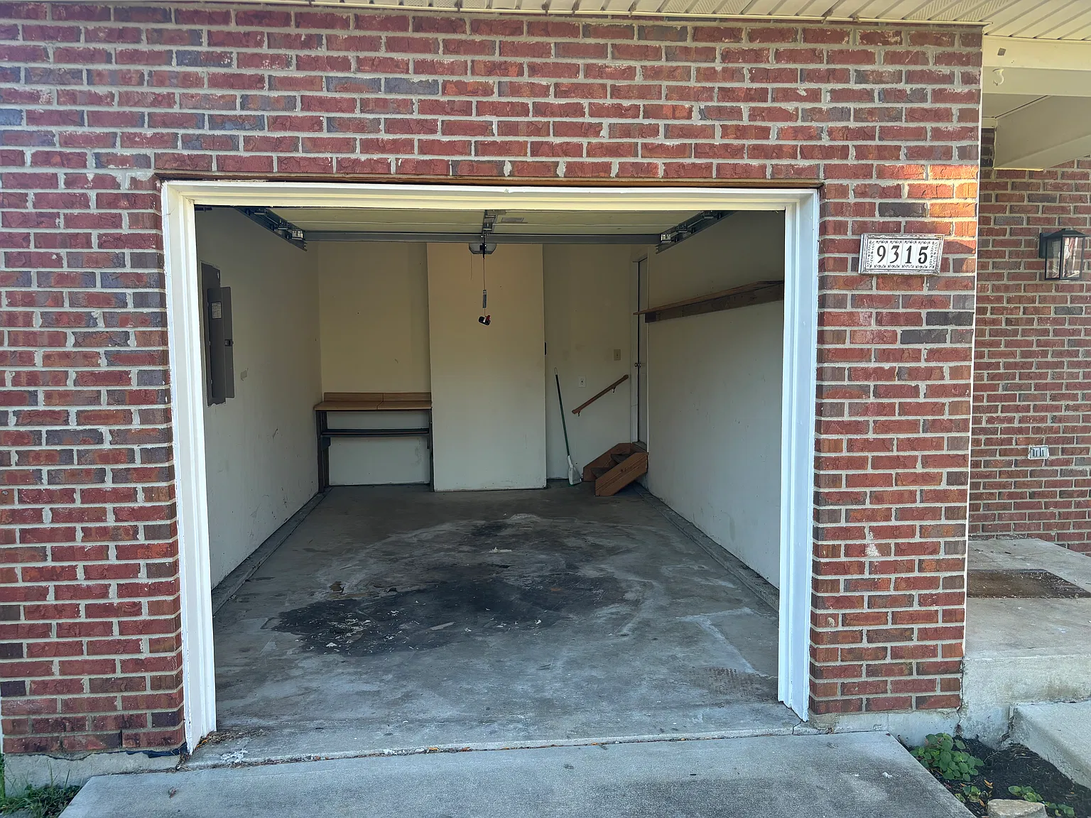 3 bed, 2.5 bath, 1254 sqft, $1,795 — Photo 3