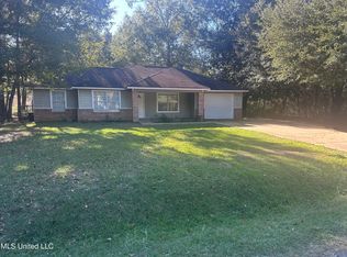1333 Magnolia St, Ocean Springs, MS 39564