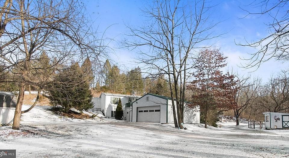 1st image of 499 Woodland Dr