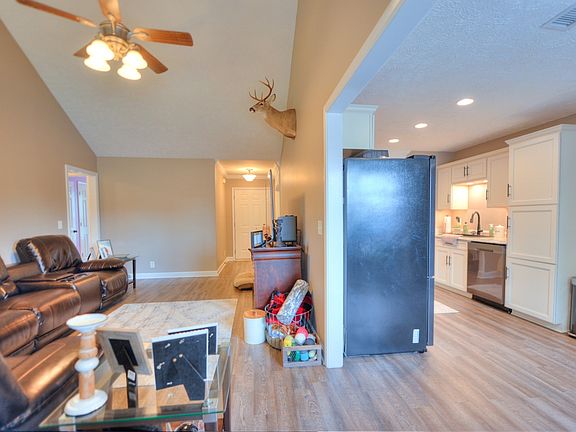 4th image of 4233 Nandina Ct