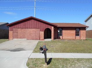 10627 E 36th St, Tulsa, OK 74146