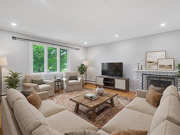 5th image of 42 Thorburn Road