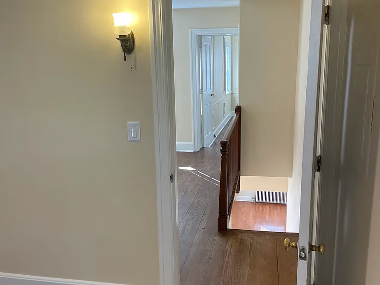 635 S Front St — Photo 37