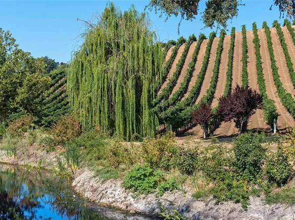 9325 Chimney Rock Rd, Paso Robles, CA 93446