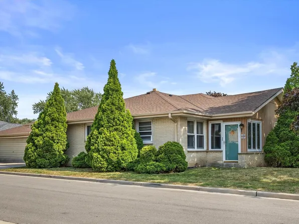 4002 S 91st PLACE #4004, Greenfield, WI 53228