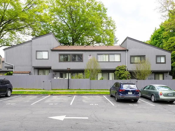 2304 Magnolia Walk, Poughkeepsie, NY 12603
