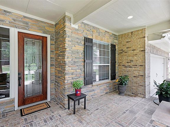 2nd image of 1930 Graystone Hills Dr