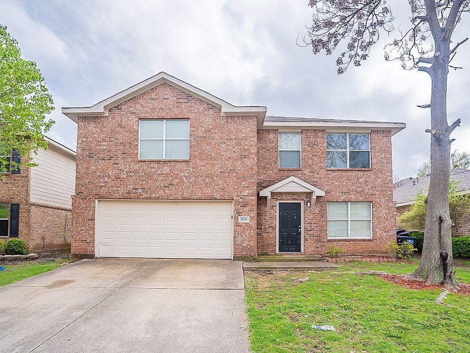 1st image of 4916 Thorn Hollow Dr