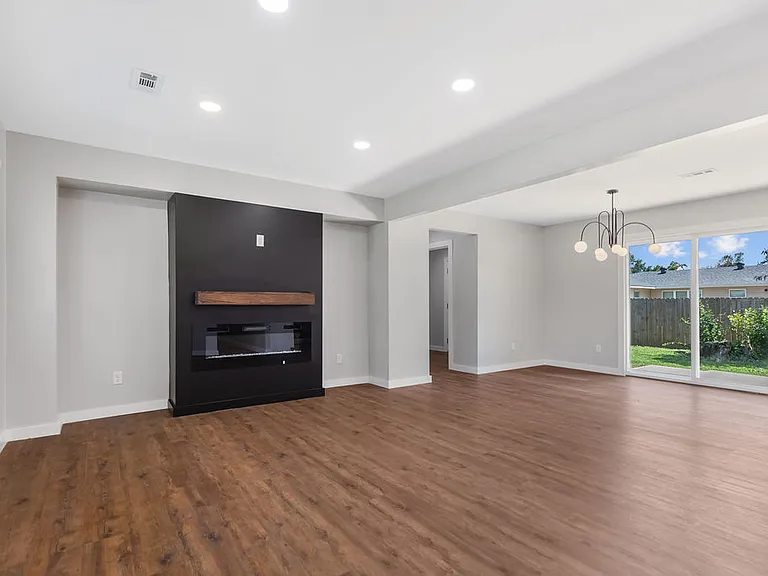 809 Carson Dr — Photo 25