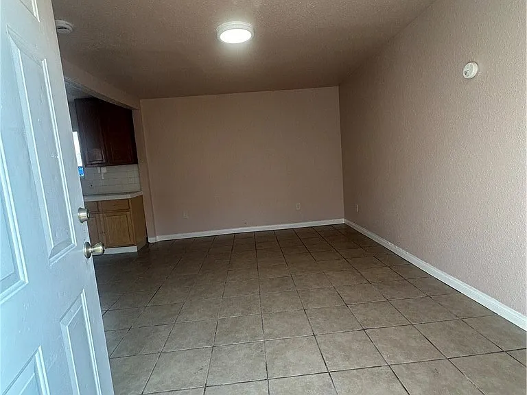 4243 Burns Ave — Photo 3