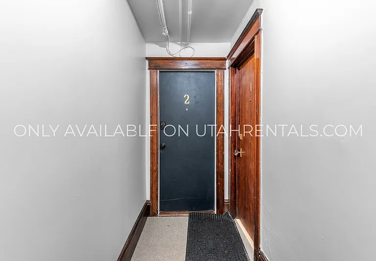 276 E Broadway St #S2 — Photo 12