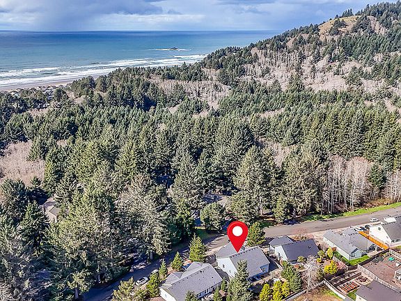 4th image of 5792 NE Voyage Ave