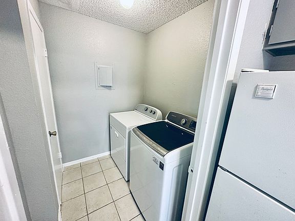 4th image of 1318 Southport Dr APT B