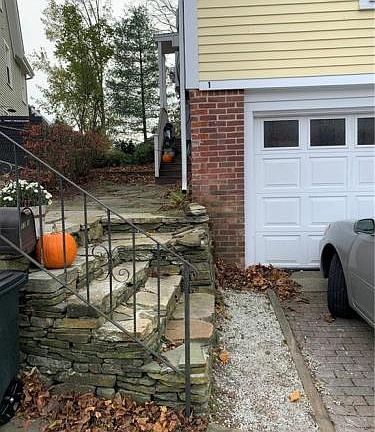 3rd image of 17 Bayview Ave