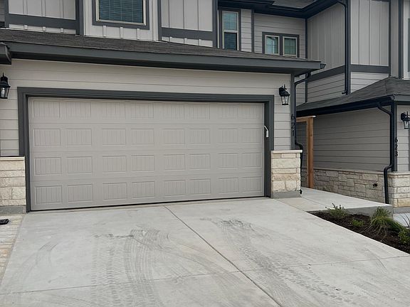 2nd image of 621 Parkline Dr #6B