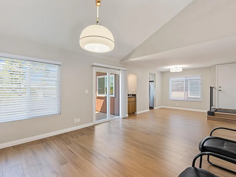 4635 Maytime Ln — Photo 9