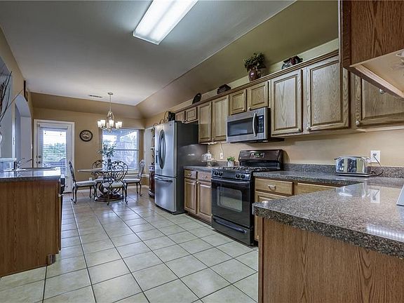 5th image of 3240 Silver Creek Dr
