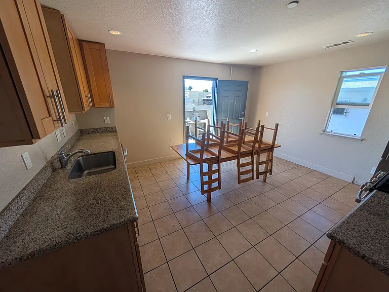 2504 Dana St — Photo 19