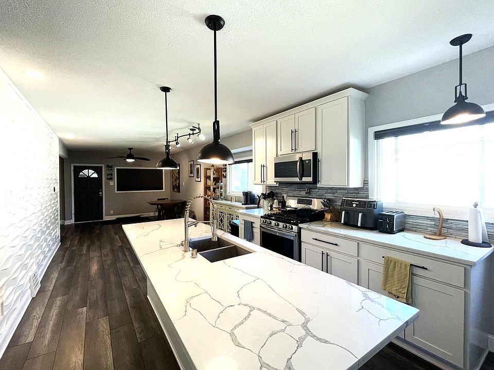 1st image of 1301 E Seeley STREET